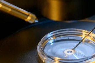 如何快速怀孕如果患有多囊卵巢综合征？怀孕初期如何保胎如果患有多囊卵巢？多囊卵巢怀孕后会出血吗？